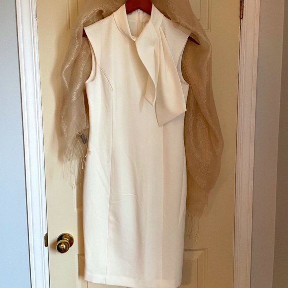 Chic white dress - Picture 1 of 2